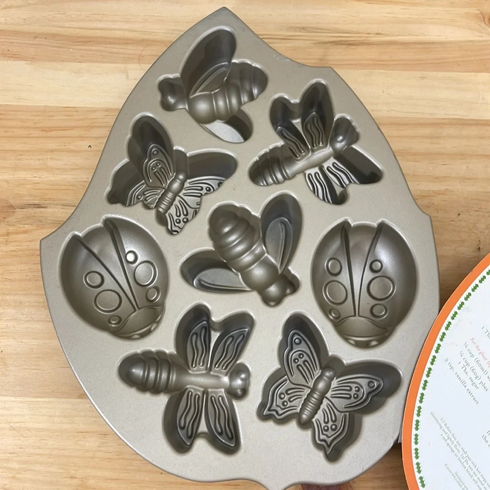 Williams Sonoma Nordic Ware cakelet pan